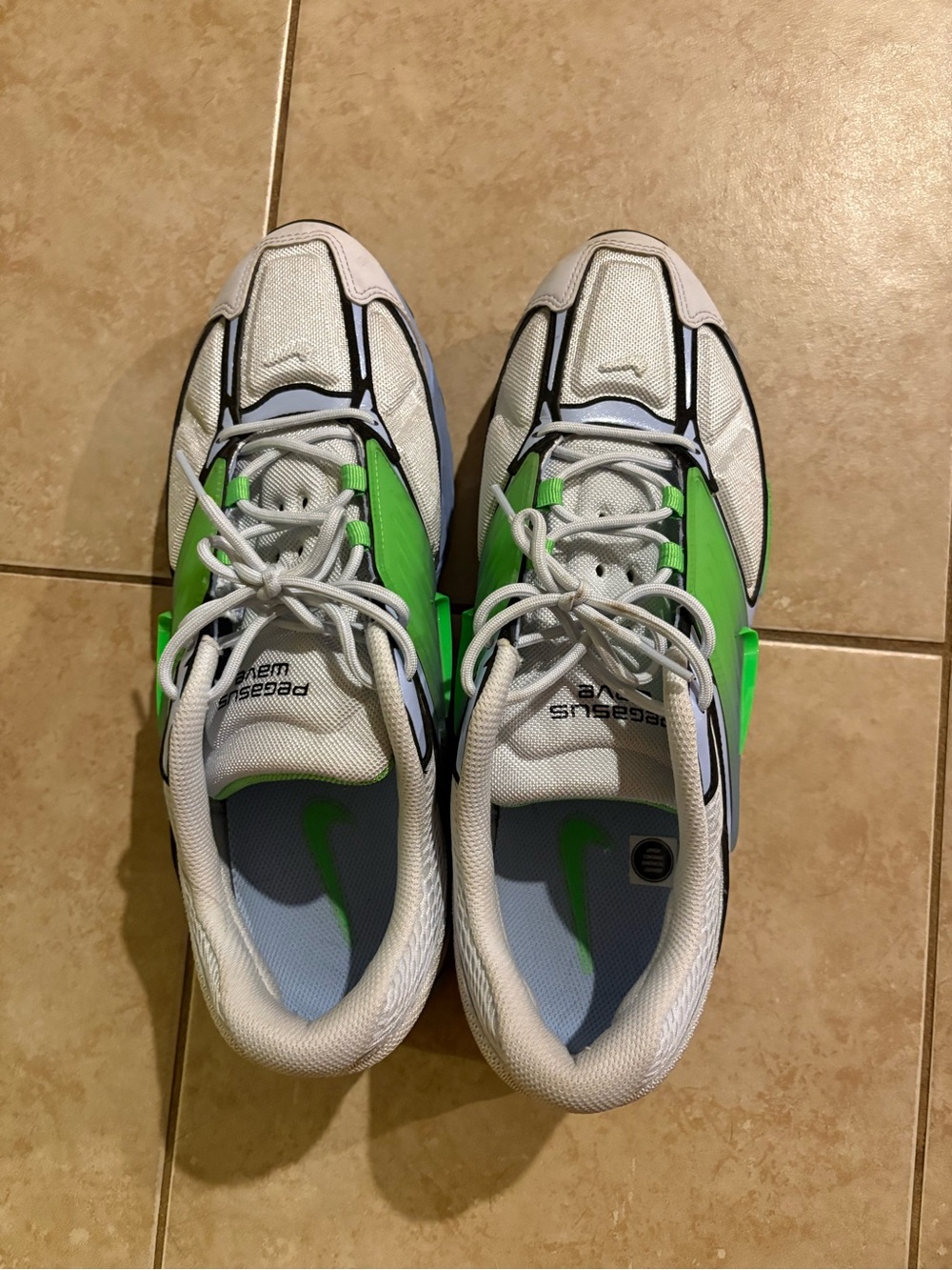 Nike White and Neon Green Men's Running Sneakers Size 12 - Picture 3 of 7